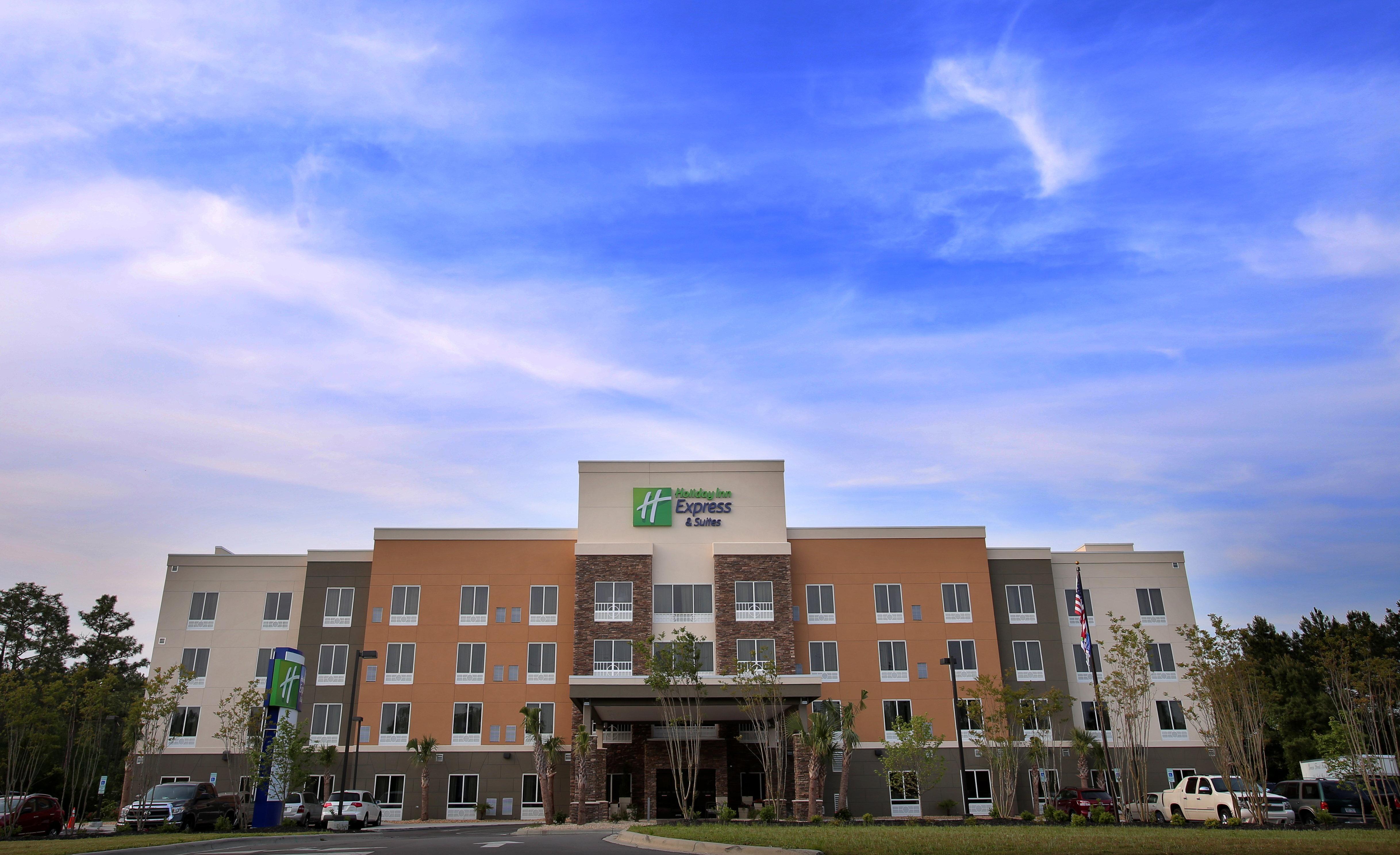 Holiday Inn Express & Suites Southport - Oak Island Area By Ihg Exterior foto